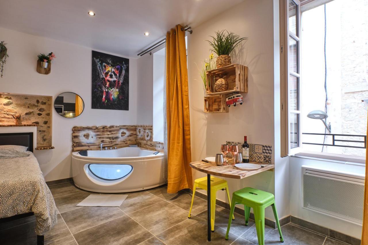 Place Carnot - Studio Tout Equipe Avec Jacuzzi Proche Toutes Commodites Carcassonne Luaran gambar