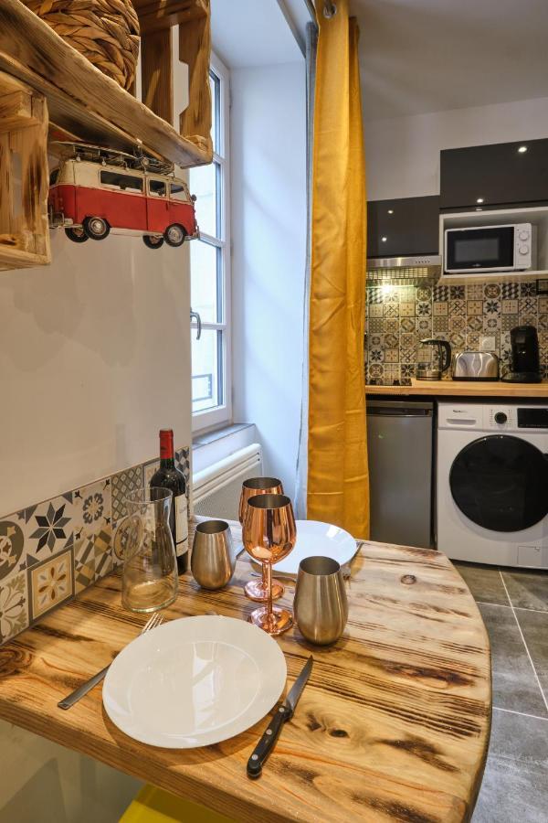 Place Carnot - Studio Tout Equipe Avec Jacuzzi Proche Toutes Commodites Carcassonne Luaran gambar
