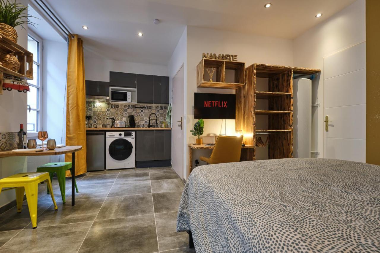 Place Carnot - Studio Tout Equipe Avec Jacuzzi Proche Toutes Commodites Carcassonne Luaran gambar