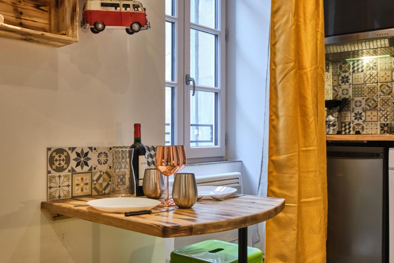 Place Carnot - Studio Tout Equipe Avec Jacuzzi Proche Toutes Commodites Carcassonne Luaran gambar