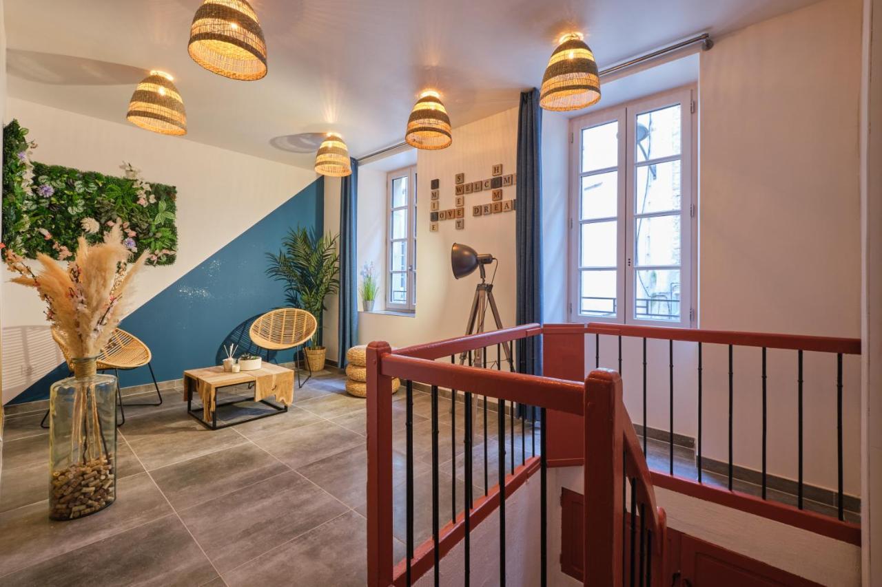 Place Carnot - Studio Tout Equipe Avec Jacuzzi Proche Toutes Commodites Carcassonne Luaran gambar