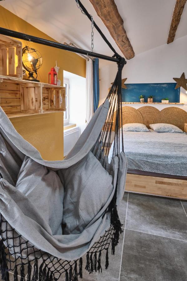 Place Carnot - Studio Tout Equipe Avec Jacuzzi Proche Toutes Commodites Carcassonne Luaran gambar