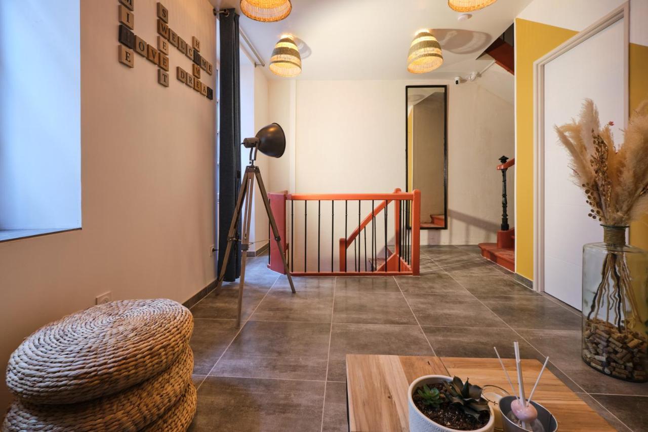 Place Carnot - Studio Tout Equipe Avec Jacuzzi Proche Toutes Commodites Carcassonne Luaran gambar