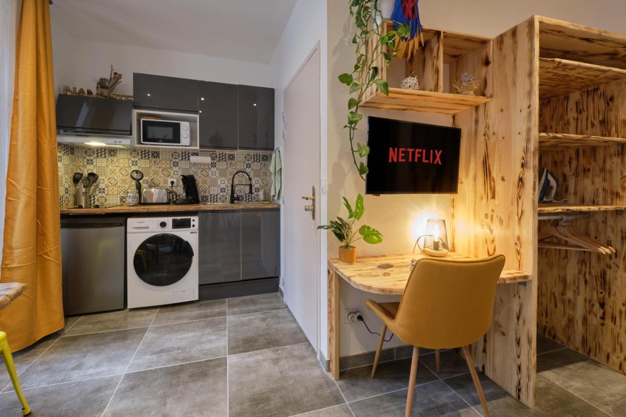Place Carnot - Studio Tout Equipe Avec Jacuzzi Proche Toutes Commodites Carcassonne Luaran gambar