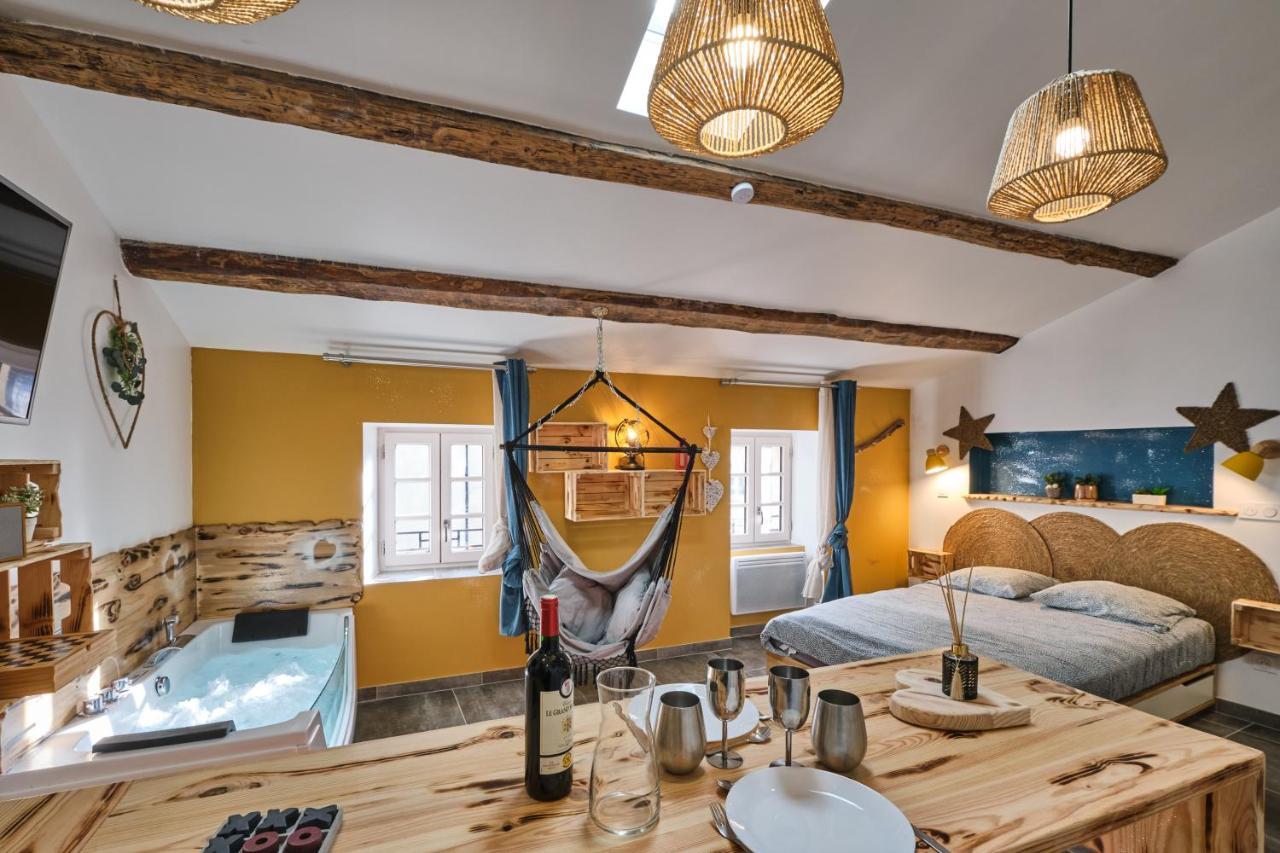 Place Carnot - Studio Tout Equipe Avec Jacuzzi Proche Toutes Commodites Carcassonne Luaran gambar